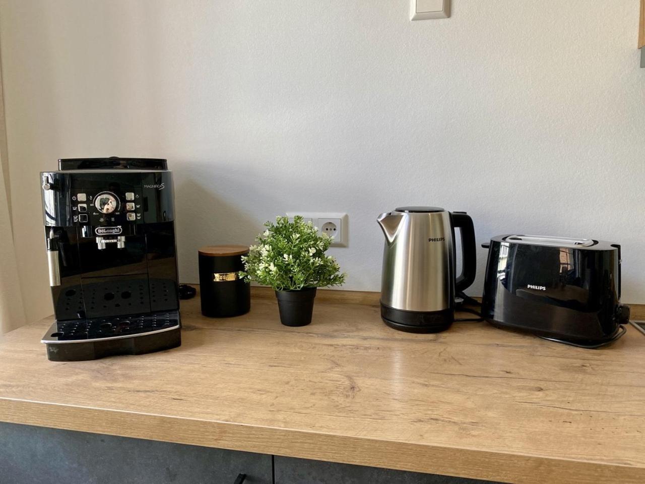 Discovair - Eisenach Karl14 - Vollausgestattete Apartments Mit Netflix In Der Fussgaengerzone 객실 사진