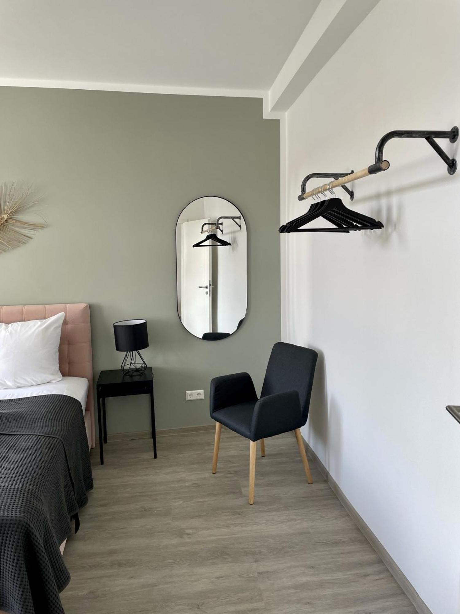Discovair - Eisenach Karl14 - Vollausgestattete Apartments Mit Netflix In Der Fussgaengerzone 객실 사진